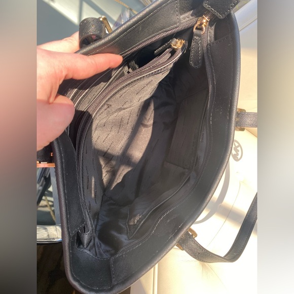 Michael Kors Jet Set 90s Minimalist Black Saffiano Leather Medium Tote w Gold - Picture 10 of 11